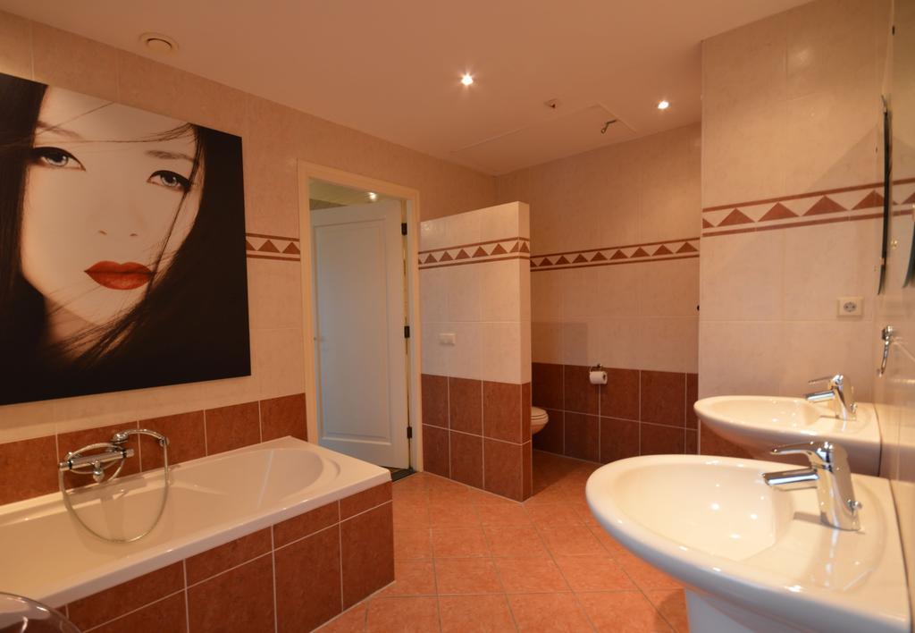Wake Up Call Bed & Breakfast Westbroek 외부 사진